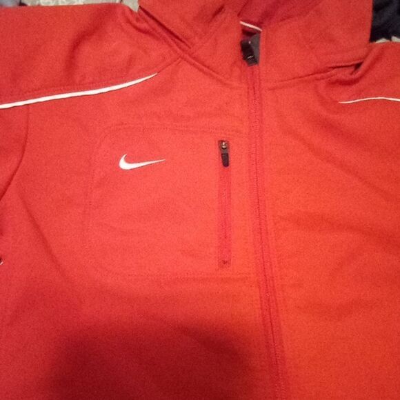 Nike red softshell jacket women's size L - Picture 8 of 8